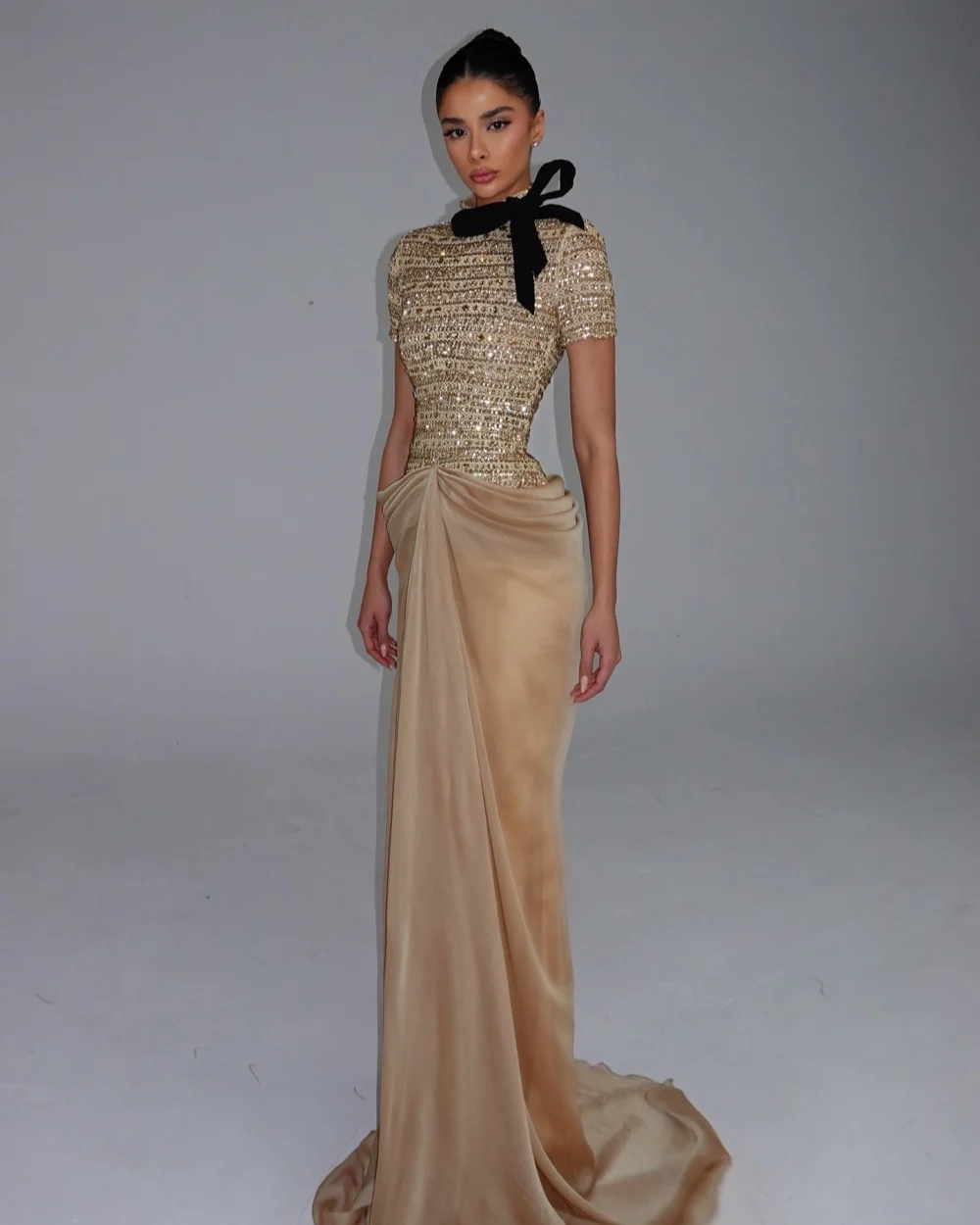 Customized High Quality Women Rhinestone Bow Sheath Evening Dresses Fashion High Collar Short Sleeves Floor Lenght Prom Dresses