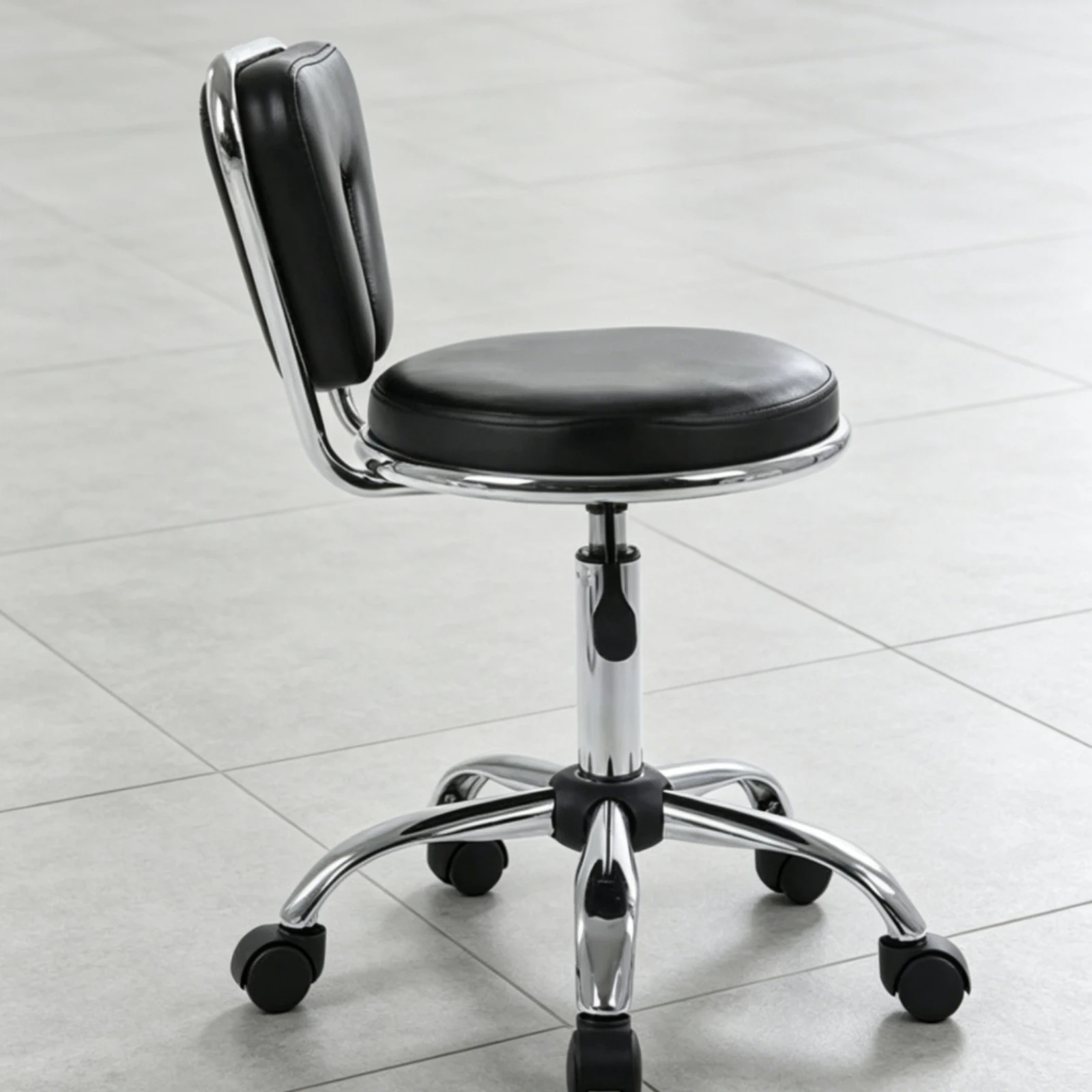 chaise-de-salon-reglable-en-hauteur-avec-decoupe-centrale-pivotante-siege-rembourre-levier-lateral-pour-coiffeurs
