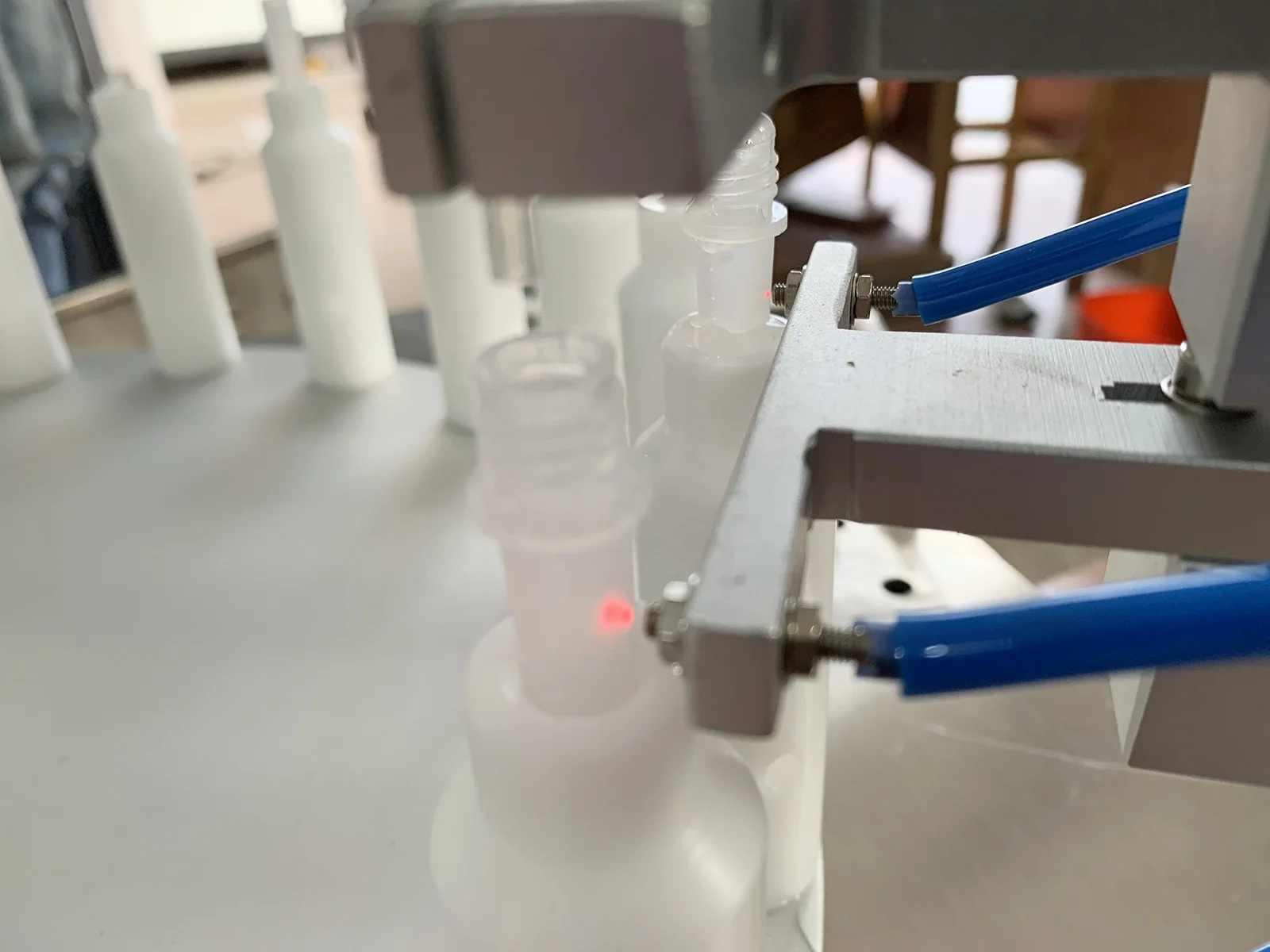 Klein Volume Cosmetische Vloeibare Vulling Capping Machine Parfum