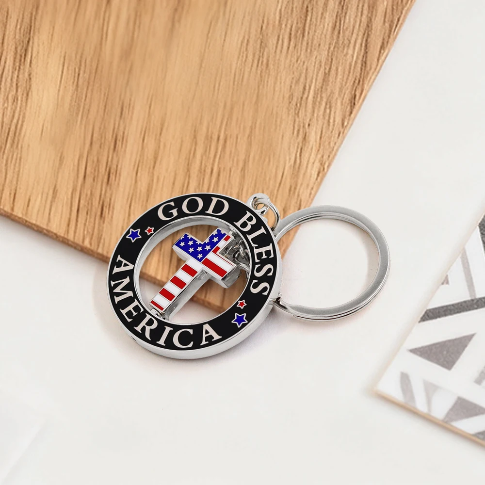 Gott segne Amerika Sterne-Streifen-Kreuz Doppelseitiger Drehbarer Schlüsselanhänger Patriotische Amerikanische Flagge Anstecknadel Christliches Geschenk für Männer W – Detail 5