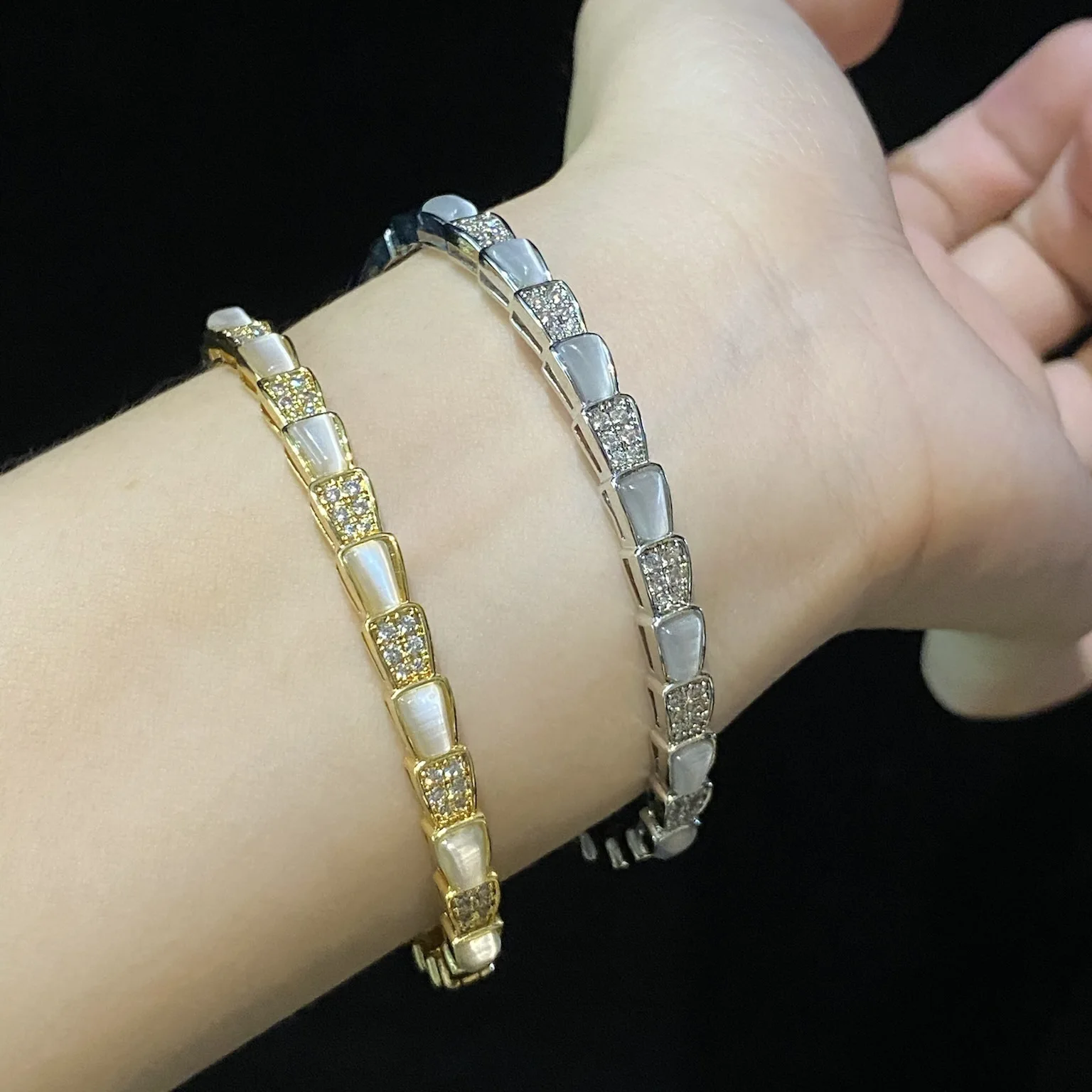 Hao Shi electroplating snake bone bracelet skinnily open bracelet fashion trend manufacturers wholesale