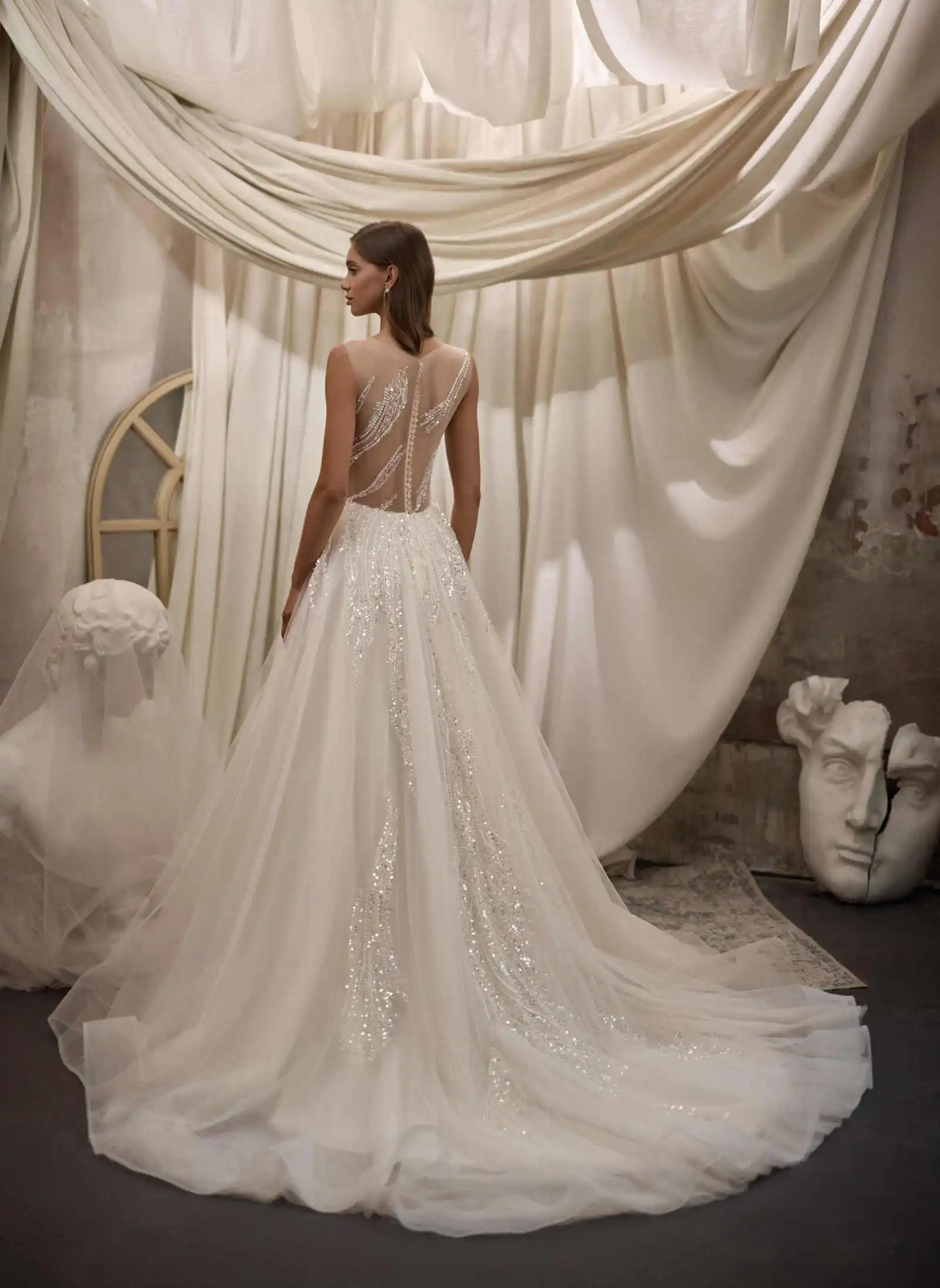 Kristal Klassiek A-lijn Trouwjurken Mouwloos Appliqués Met Bling Pailletten Bruidsjurken Lace Up Speciale Ocn Sweep Trein