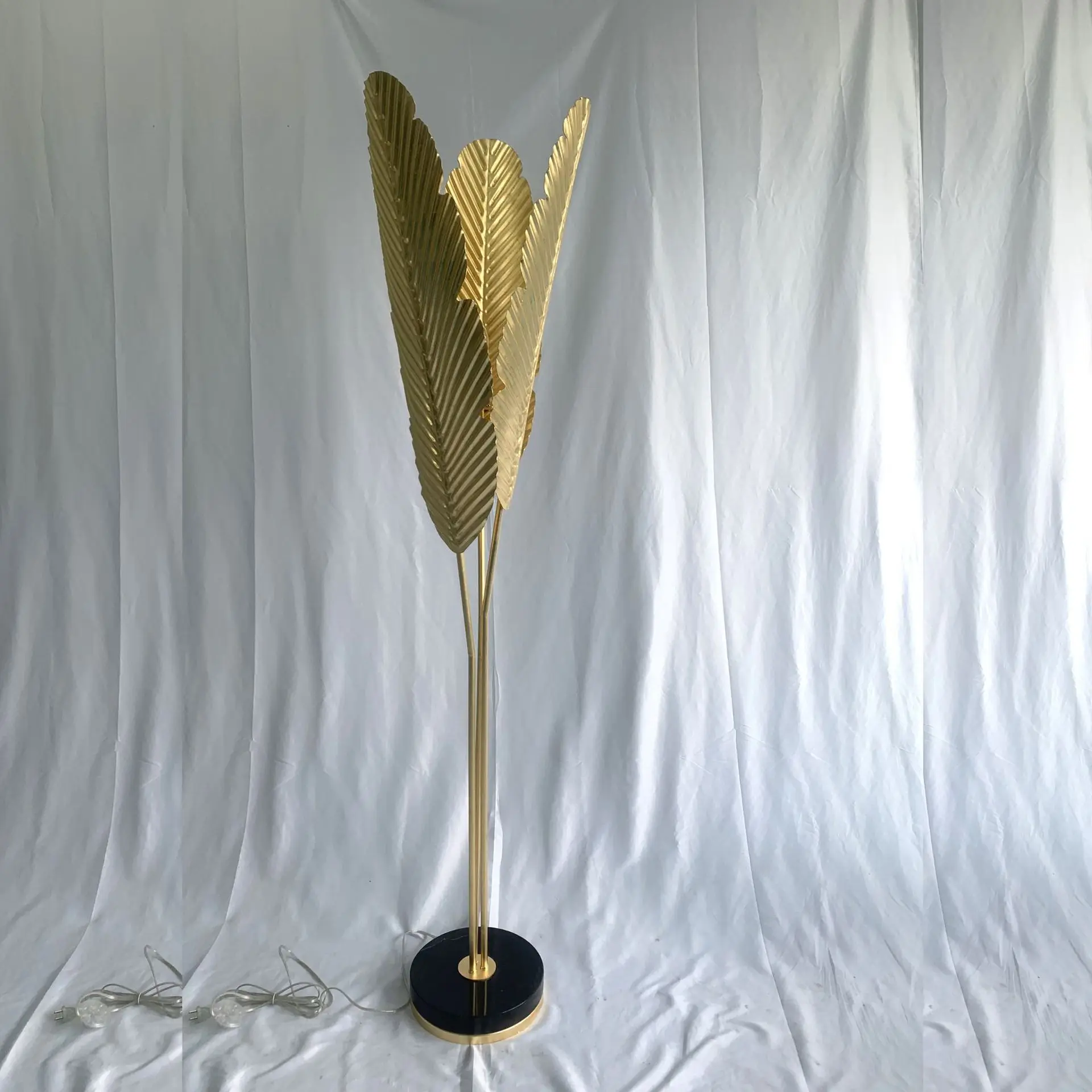 مصباح أرضي لغرفة المعيشة على شكل أوراق الموز الأمريكية الفاخرة الخفيفة