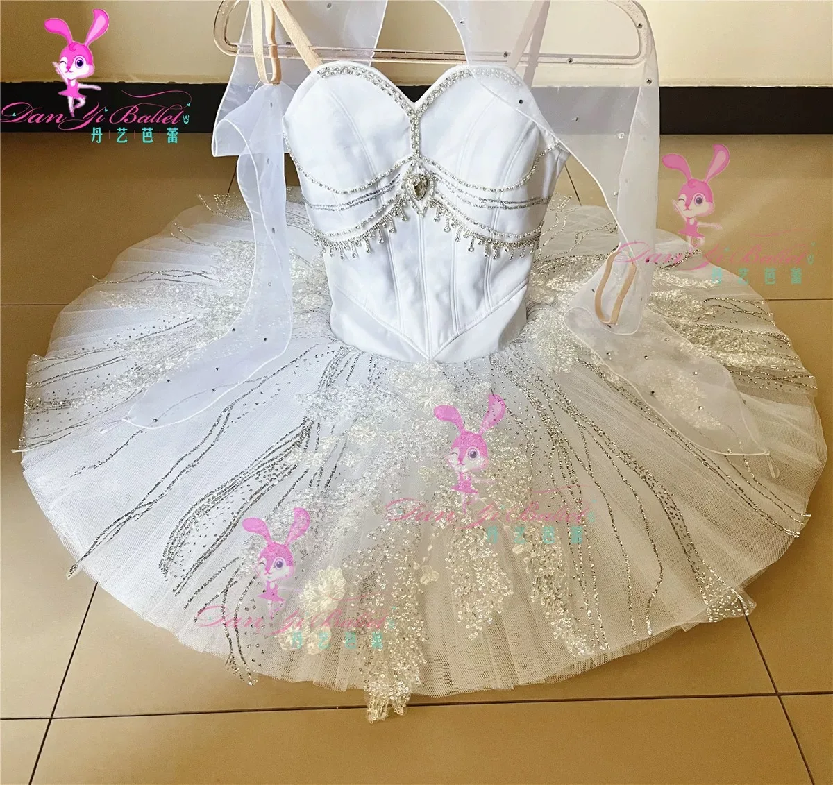 Danyi White Dance Girl Ballet dress disk skirt tutu dress Competition costume Professional customization