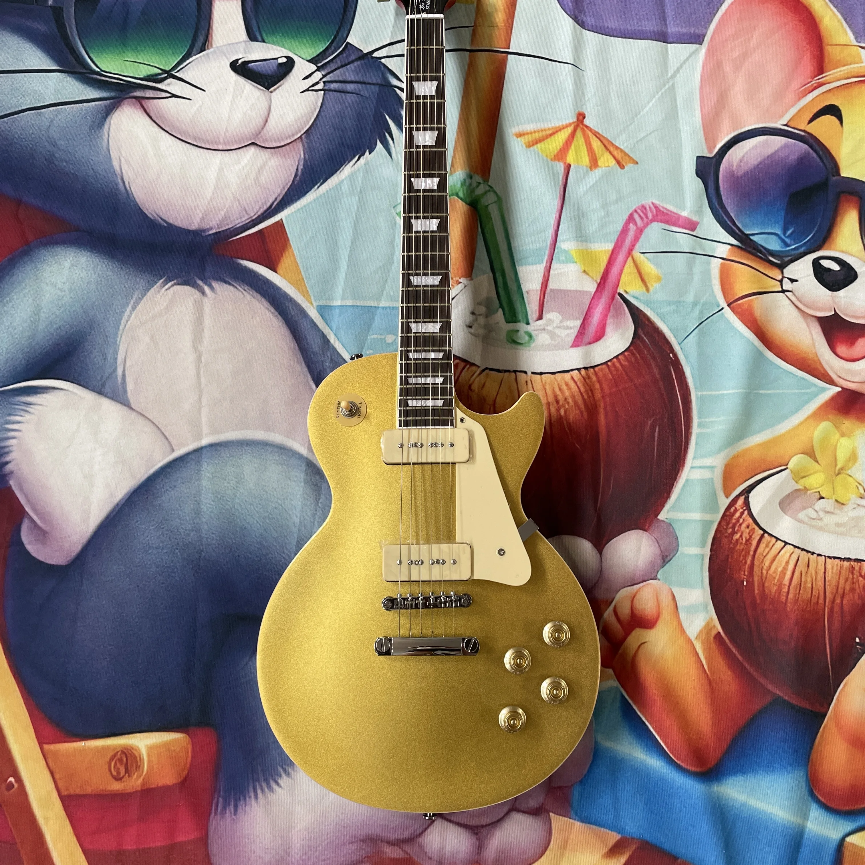 

6-String Electric Guitar Rosewood Fingerboard Guitar Gold Powder Color Guitar White Hardware Electric Guitar