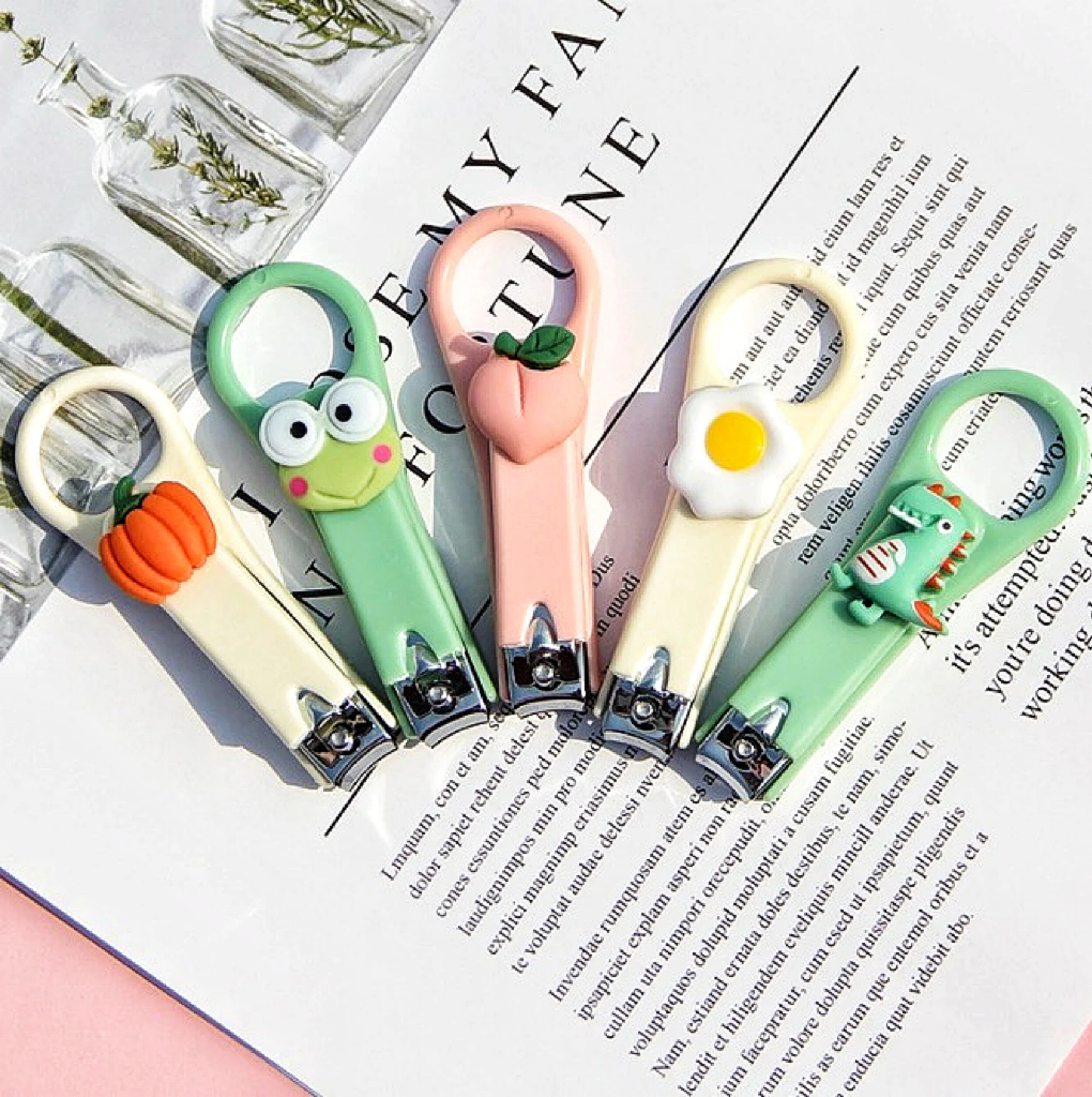 Kid\'s Nail Clipper Cute Cartoon Fruit Nail Clipper for Student Girls Beauty Household Manicure Care Tool Splash-Proof Durable