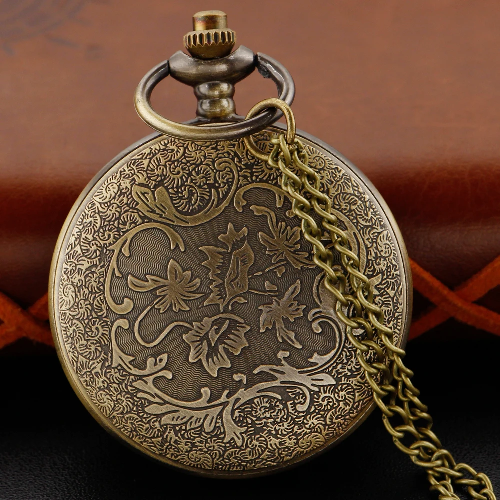 Vintage Reindeer 3D Embossed Quartz Pocket Watch Vintage Gentleman Style Series Necklace Pendant Clock Commemorative Gift