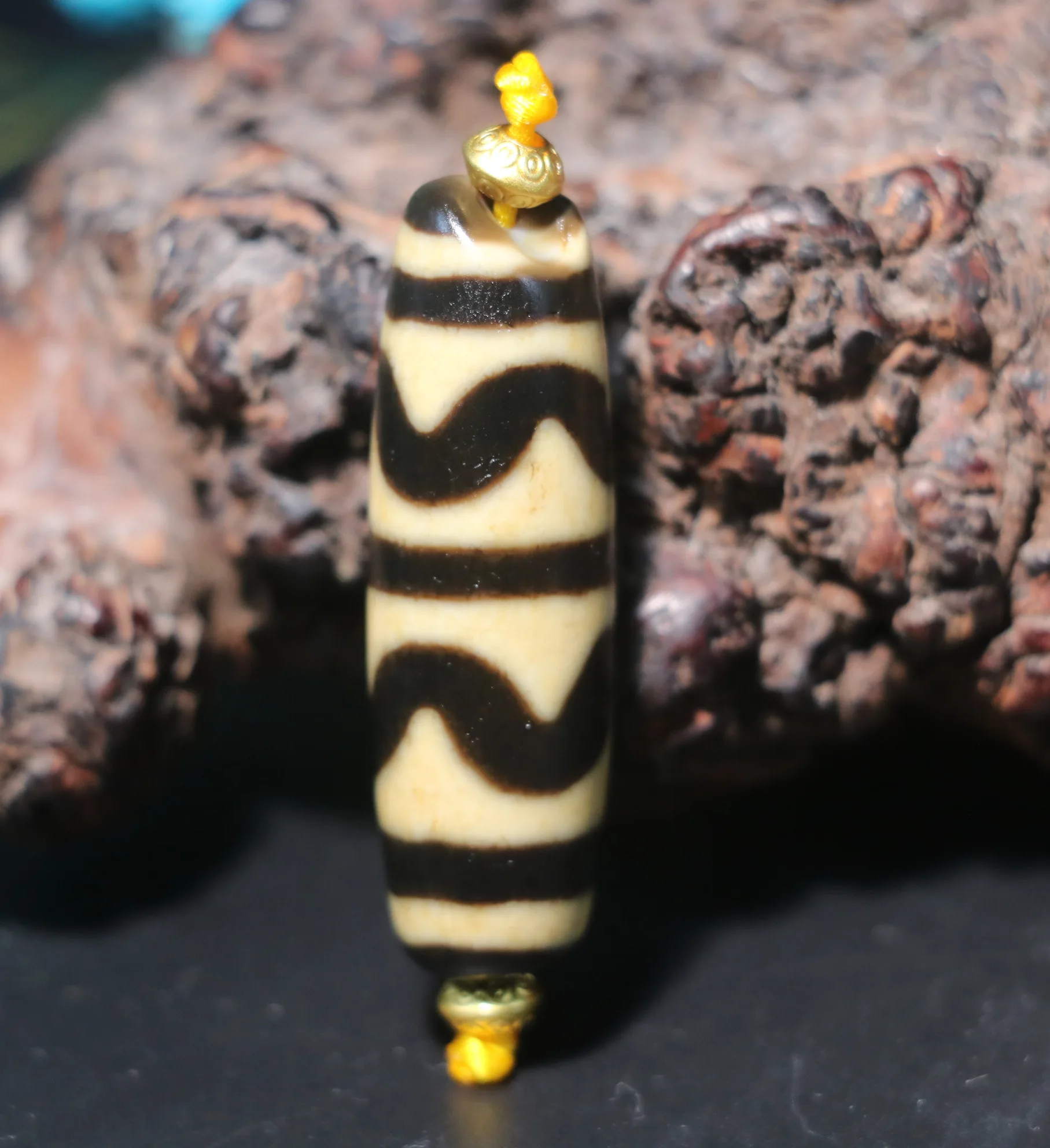 

Energy Tibetan Old Agate Ivory Color Double Tiger Tooth dZi Bead Top 4A+ SaYa Amulet Pendant Precious Gemstone Jewelry