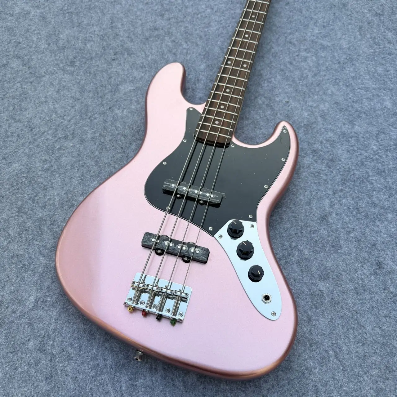 

2026 HOT metallic purple SQ Alder Wood Body bass Guitar
