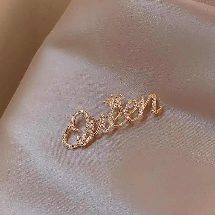 New Fashion Man And Women Ladies Brooch Cute Letter King Sweater Coat Accessories Luxury Brooch Party Wedding Brooches Pin