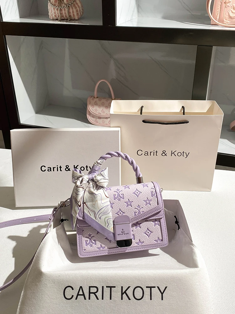

Sweet and Luxury Square Handbag with Delicate Letter Printing and Scarves Women's New Fashion and Versatile Crossbody Bag