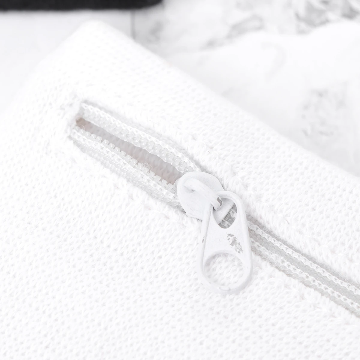 

4pcs Sports Wristband Zipper Pocket For Keys Coin Storage Men Women Running Cycling Hiking Gym Outdoor Exercise Wrist Wallet