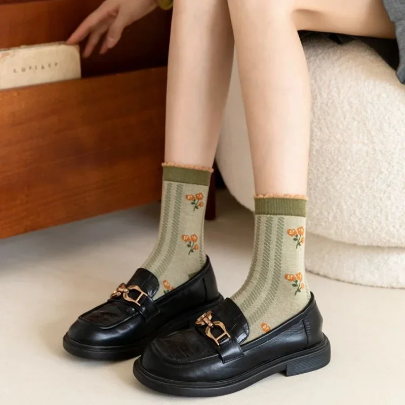 Skarpetki z kwiatowym nadrukiem damskie moda japońska długie skarpetki w stylu Vintage Harajuku Retro Streetwear kobiece damskie dziewczęce Kawaii śliczne skarpetki Sox — zdjęcie 5