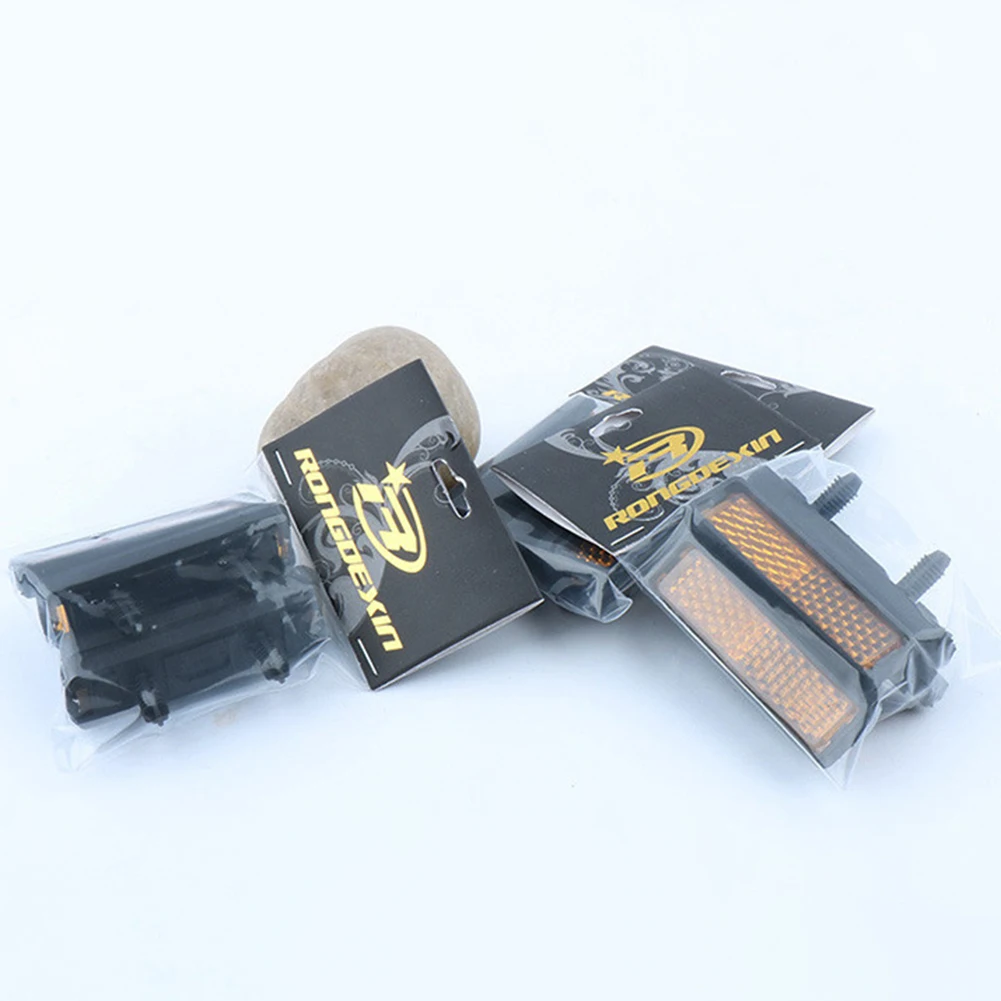 

4pcs Brand New Pedal Reflectors Reflective Block Waterproof With Mounting Holes Plastic Material Reflect Light