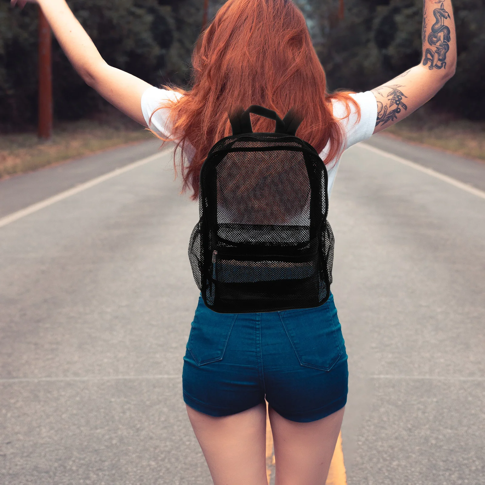 حقيبة ظهر من القماش الشبكي ذات سعة كبيرة قابلة للتنفس وخفيفة الوزن للمشي لمسافات طويلة والسفر وحقيبة رياضية مريحة للتهوية الخلفية