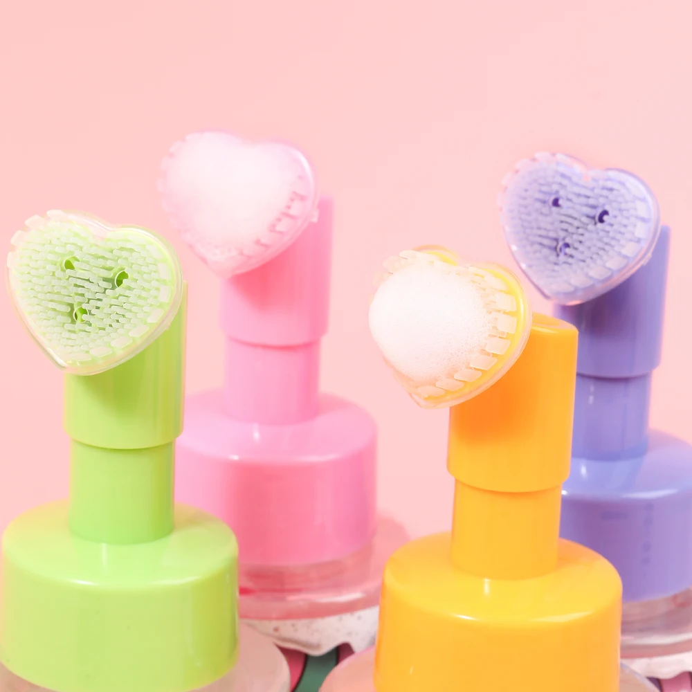 4つの異なるオプション。 毎日の洗顔料 顔の皮膚を深く洗浄します。 さわやかでベタつかない。