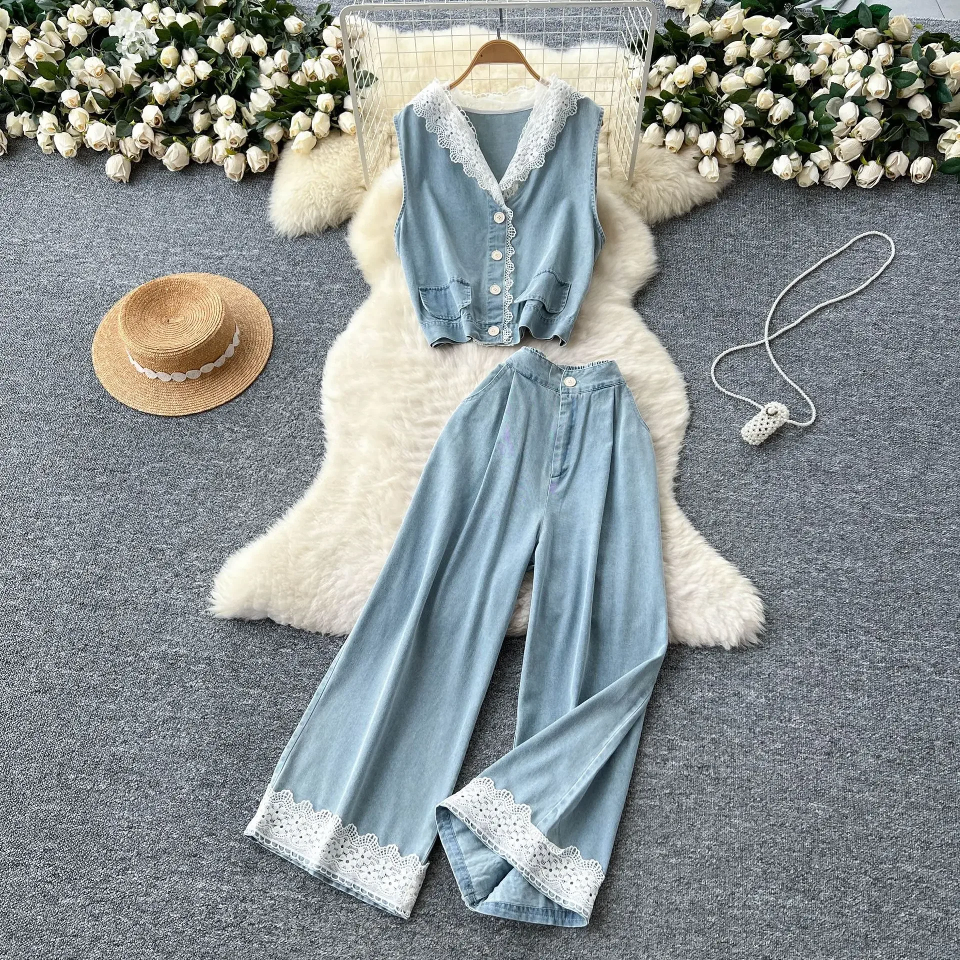 

Korean Gentle Wind Fashion Denim Suit, Women's Summer New Lace Stitching Sleeved Single-breasted Top + High Waist Wide Leg Pants