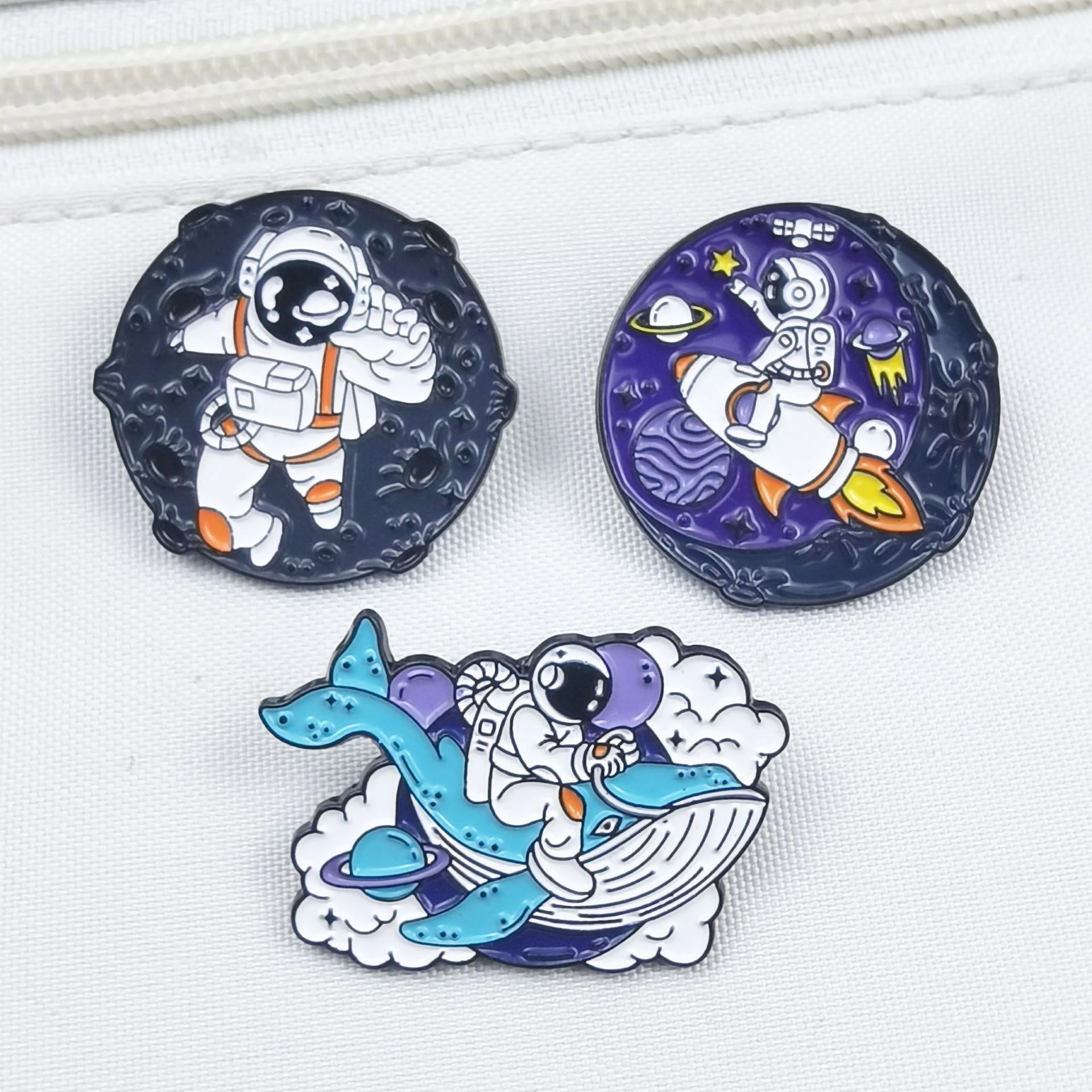 Creative Cartoon Astronaut Metal Lapel Pin Personalized Fashion Rocket Whale Space Travel Badge Accessory