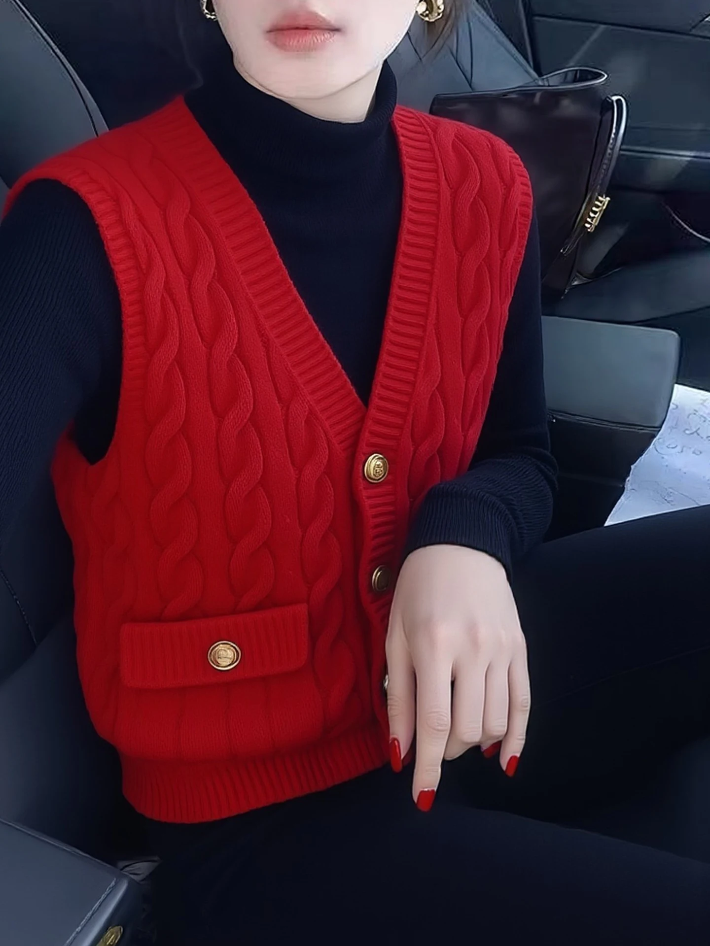 Red V-Neck Sleeveless Single-Button Vest Cardigan Women's Slim Fit Top Early Autumn Fashion Casual Straight Cut Pure Color