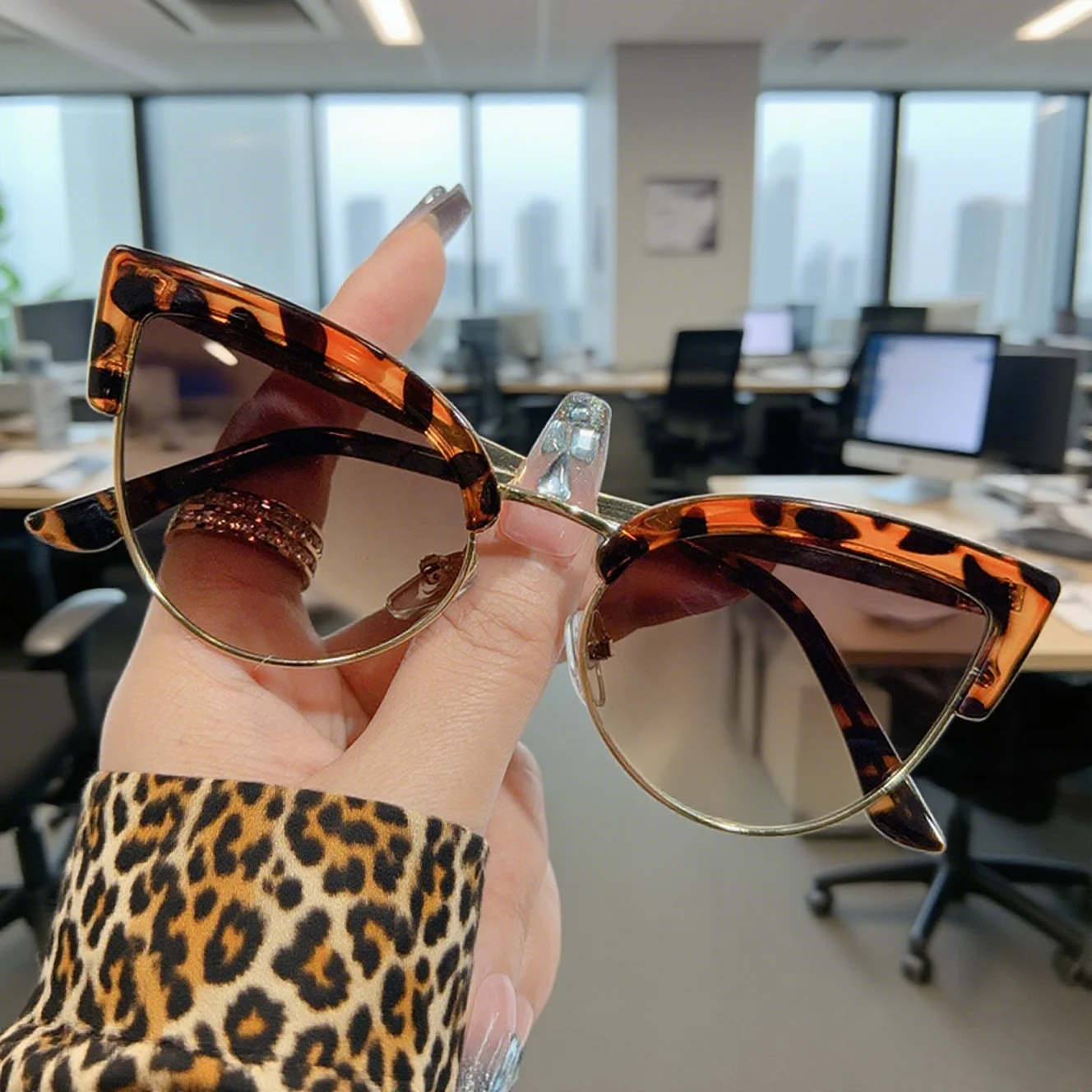 

2025 New Fashion Metal Frame Cat Eye Women's Sunglasses Outdoor Neutral High Quality Half Frame Driving UV400 Sunscreen Glasses