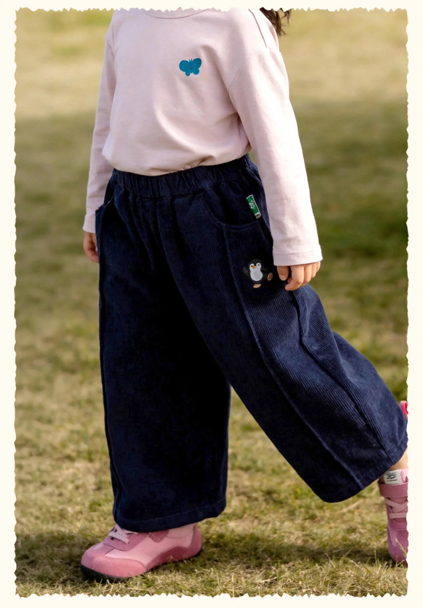 Amila 2026 Herbst Neue Kinder-Freizeithose mit seitlicher Pinguin-Verzierung Vintage Niedliche Atmosphäre Vielseitige Hose – Detail 26
