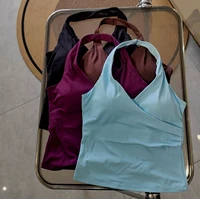 Soutien-gorge de sport sexy à col en V pour femme, couleur chair, avec bretelles croisées, débardeur de yoga confortable et respirant pour le sport 2