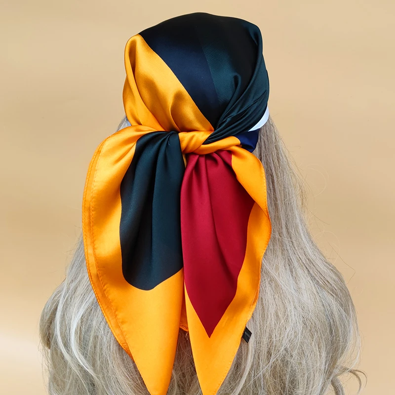 Luxury 70X70CM Beach Kerchief The Four Seasons Square Scarves Women Popular Sunscreen Silk Hijab 2023 New Style Design Headscarf