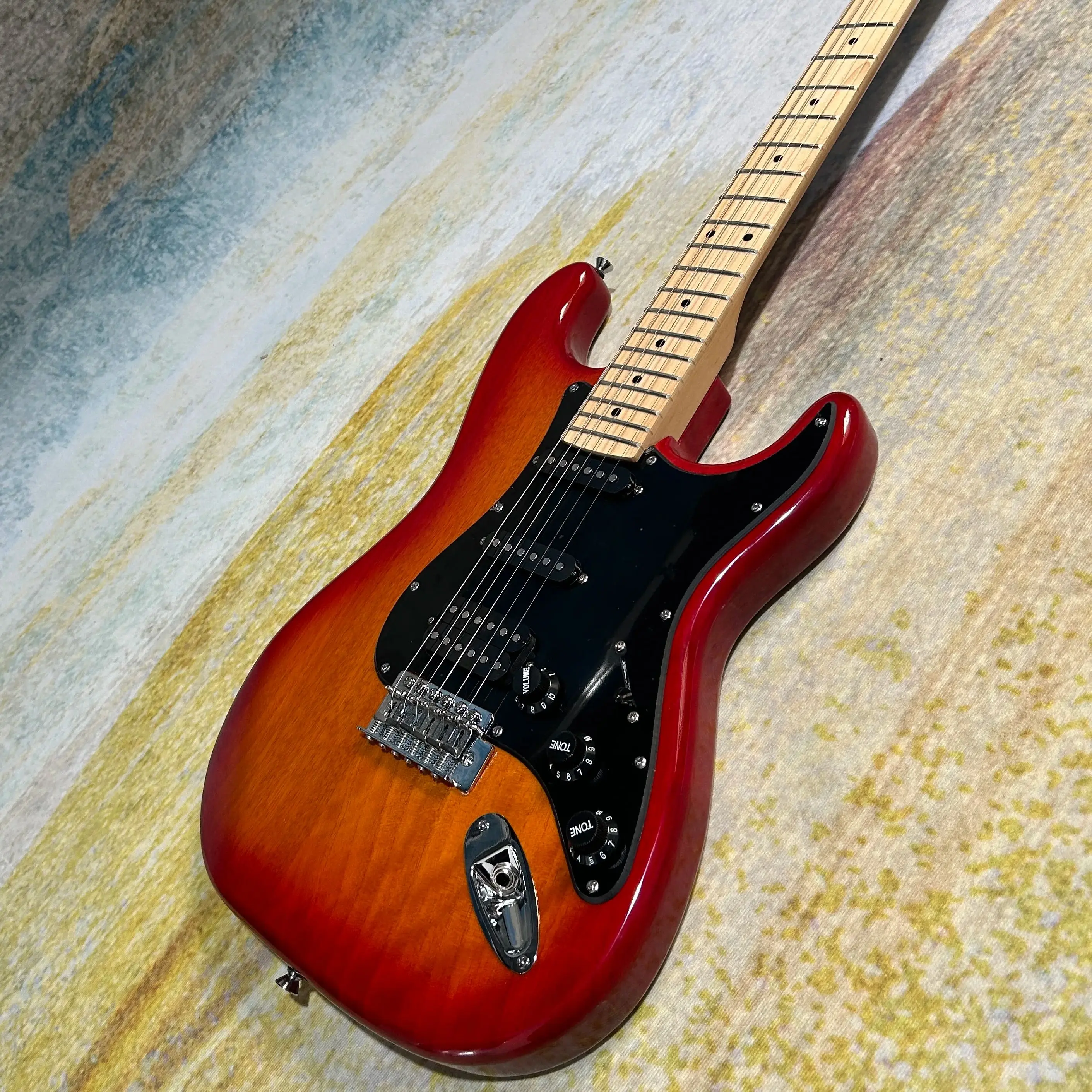 

Лидер продаж ST электрогитары Cherry Sunburst цвет клен гриф корпус из красного дерева