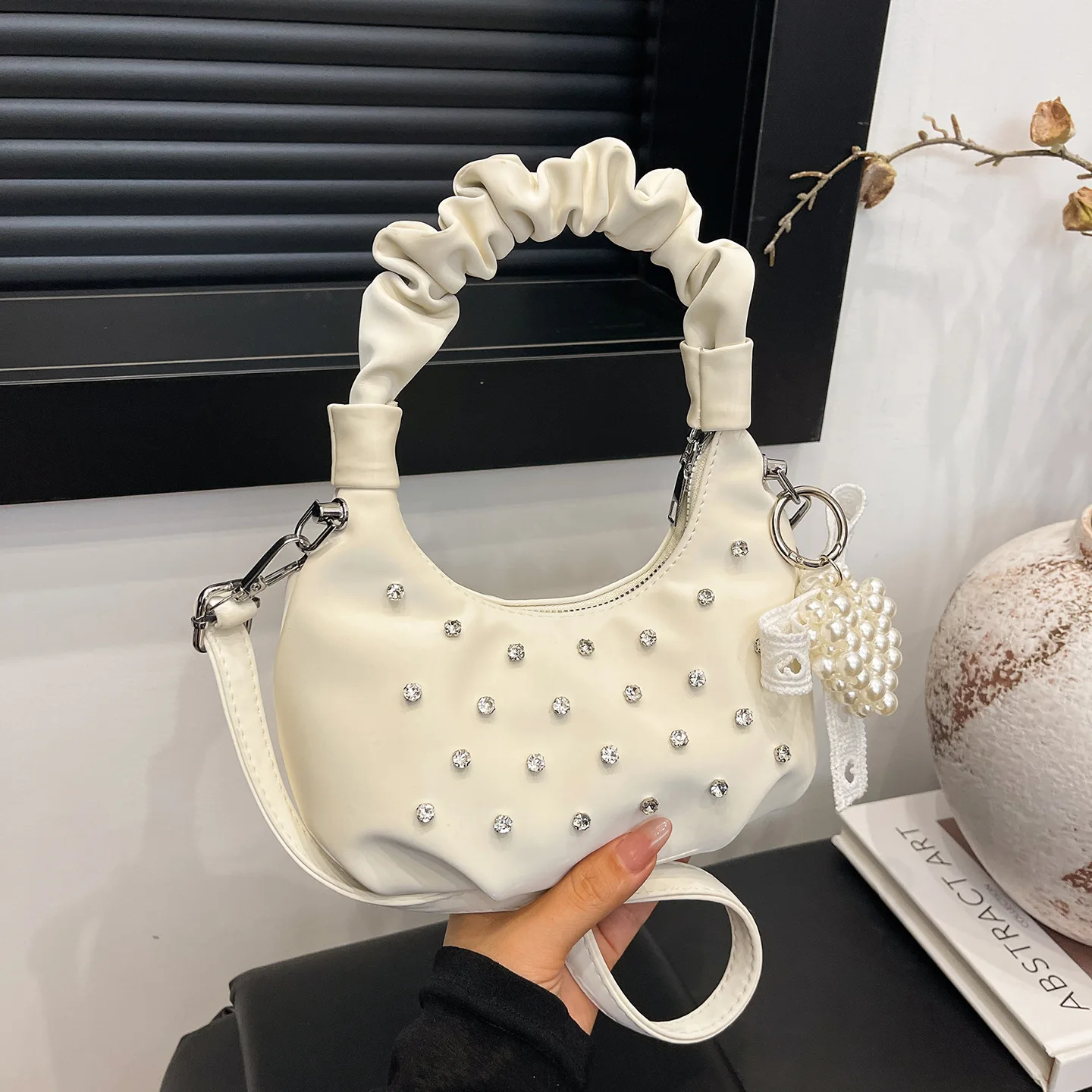 

​​2025 New Fashion Shoulder Bag Trendy Cloud Crossbody Bag Minimalist Wrinkled Design Small Luxury Hobo Purse​
