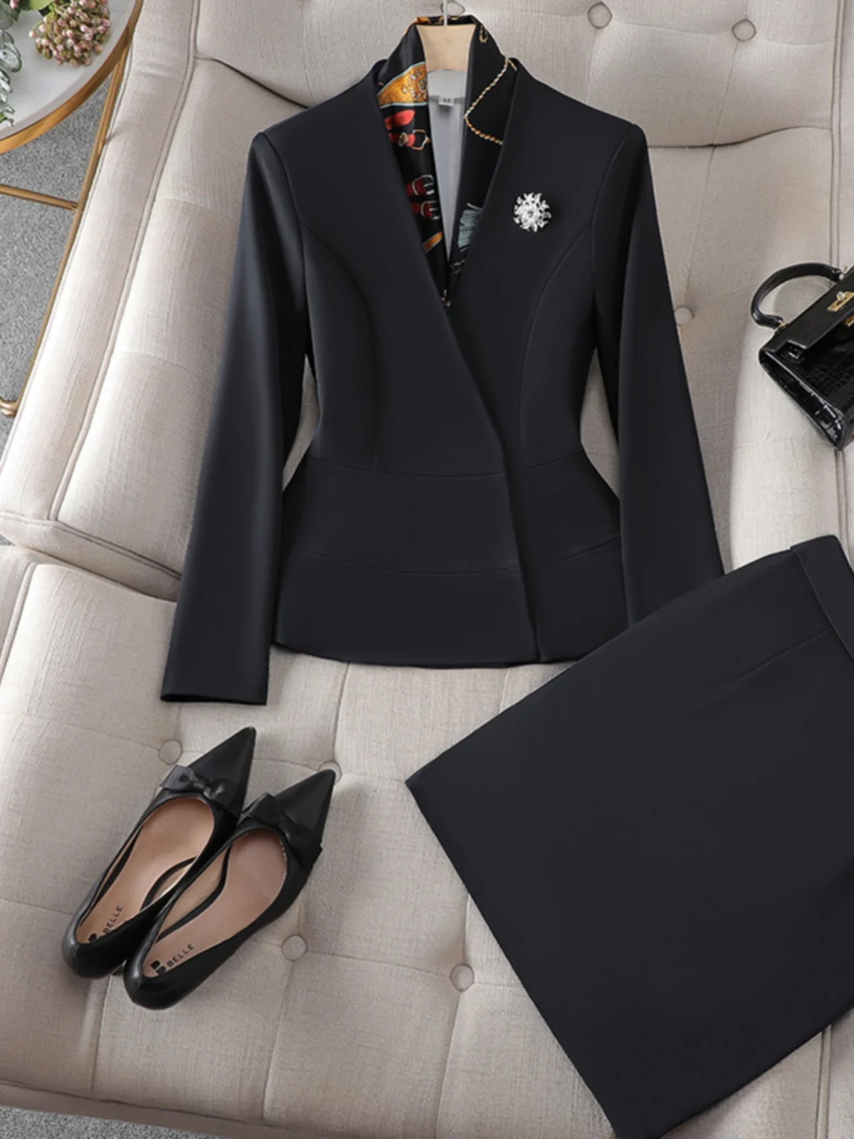 Elegant White Suit Set for Women Slim Fit Two Piece Autumn Winter Fashion Professional Workwear Small Western Style