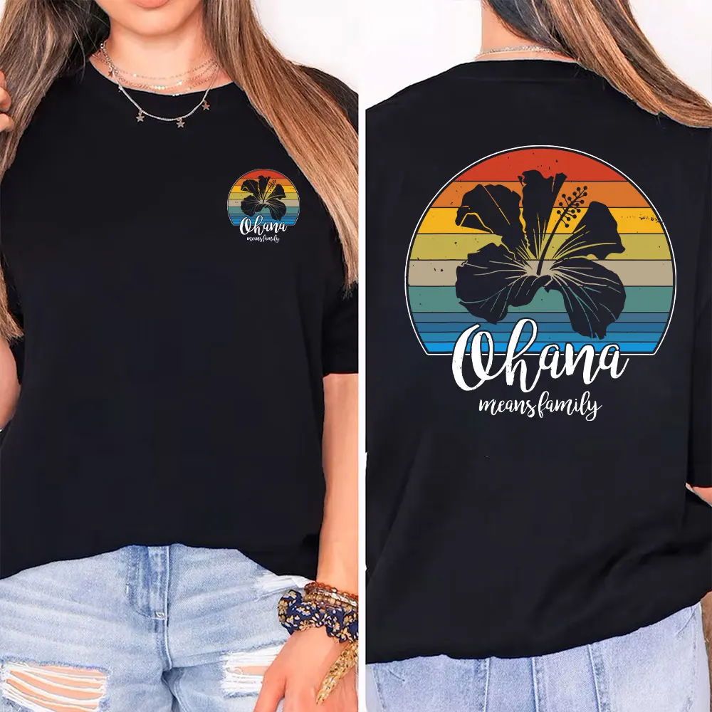 

Новинка 202, хлопковая футболка Hawaii Family Vacation с двусторонним принтом Ohana Means, семейная футболка, забавная семейная рубашка, топы для пляжного отдыха