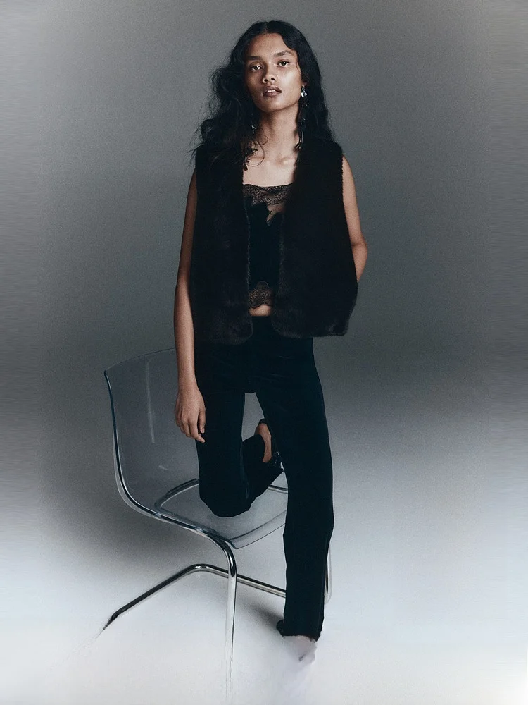 

H&M Winter Women's Furry Vest 30270 Regular Thin Pure Color V-Ne Polyester Fiber 00% Autumn Season Faion Ladies' ...