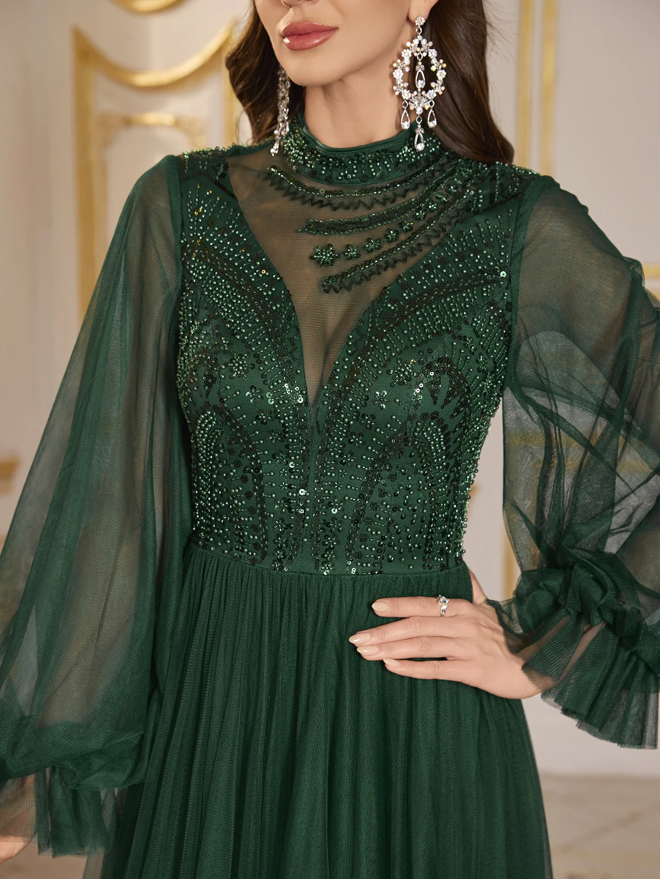 فستان سهرة نسائي من UNITHORSE برقبة دائرية وأكمام واسعة من نسيج شبكي مرقع