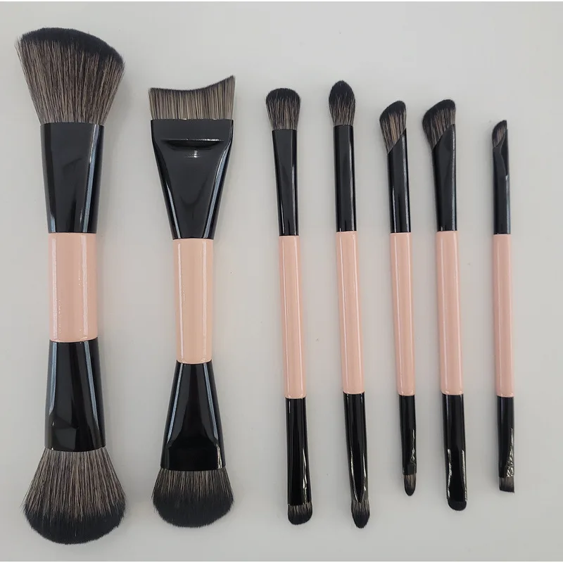 Makeup Brush Set Of 7 Pieces: Loose Brush, Lip Brush, Blush Brush, Beauty Eyeshadow Brush, Fishtail Foundation Brush