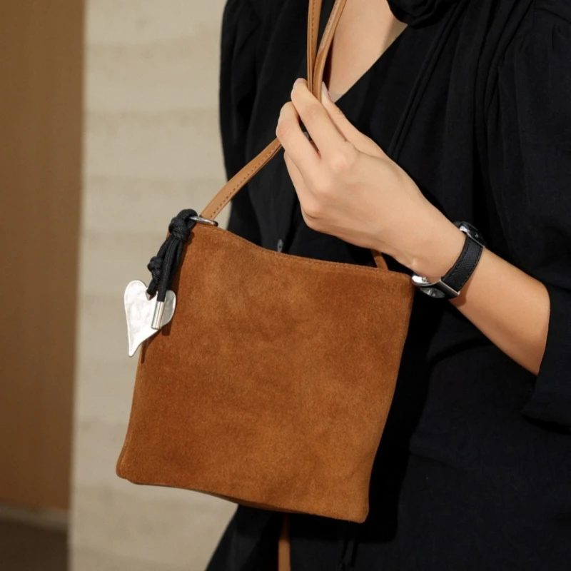 

Leather frosted soft leather handbag, 2025 autumn and winter new high-end retro versatile single shoulder bucket bag