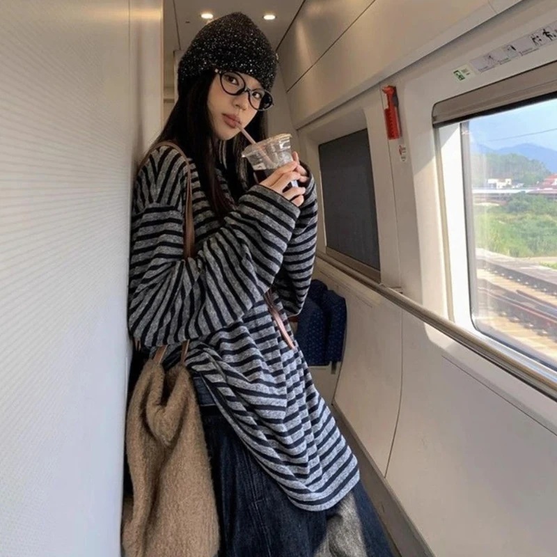 تي شيرت ريترو مخطط فضفاض بأكمام طويلة للنساء لخريف 2025 كسول غير رسمي فضفاض Harajuku ملابس الشارع الشهير ملابس نسائية كبيرة الحجم #3