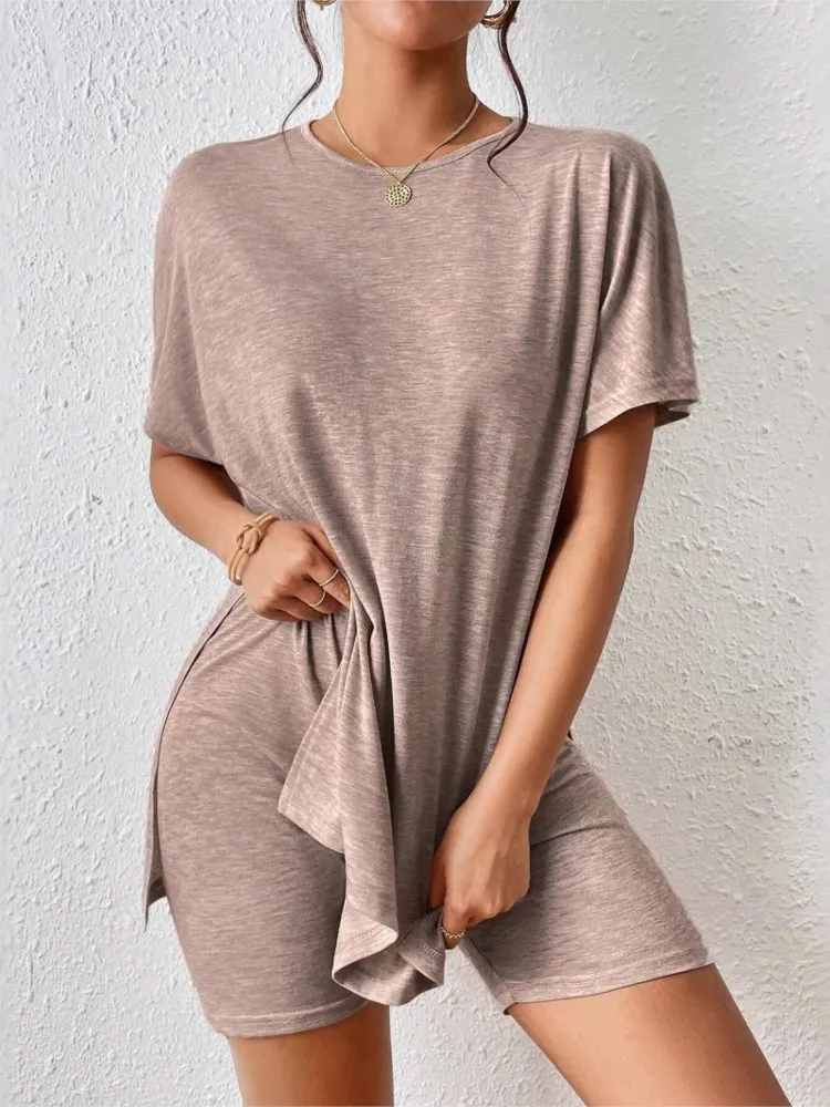 

Casual Solid Color Comfortable Shorts Set Summer Women's Bat Sleeve Round Neck Split T-shirt Tight Shorts Two-piece Sets