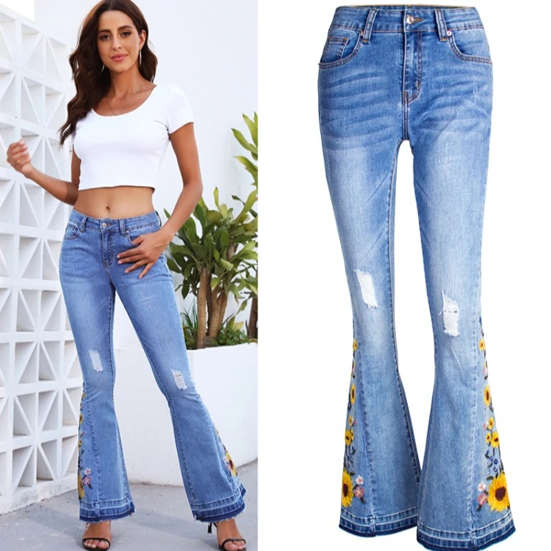 Damen-Denim-Schlaghose mit leichter Waschung, niedliche Sonnenblumen-Stickerei, Distressed-Rips, hohe Taille, schmale Passform, trendige Freizeitjeans