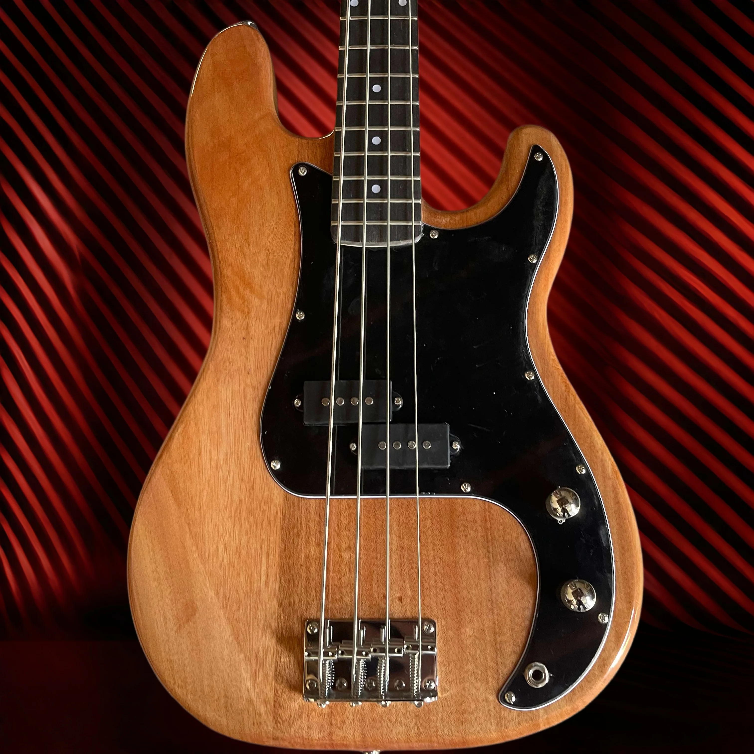 Natural Wood Color P-Bass Four String Electric Bass Black Guard Plate Thick Bass Rock Blues Pop Bass Guitar Free Shippping