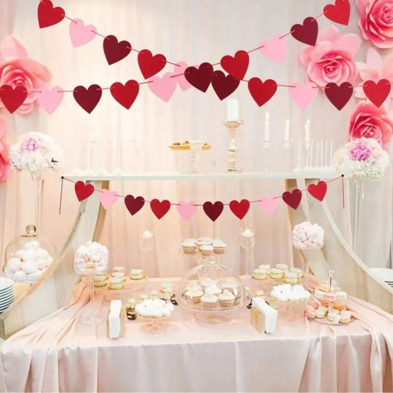 

Romantic Heart-Shaped Felt Garland Wedding, Anniversary Birthday Party Decoration Hanging Pendant Banner for Home Celebrations