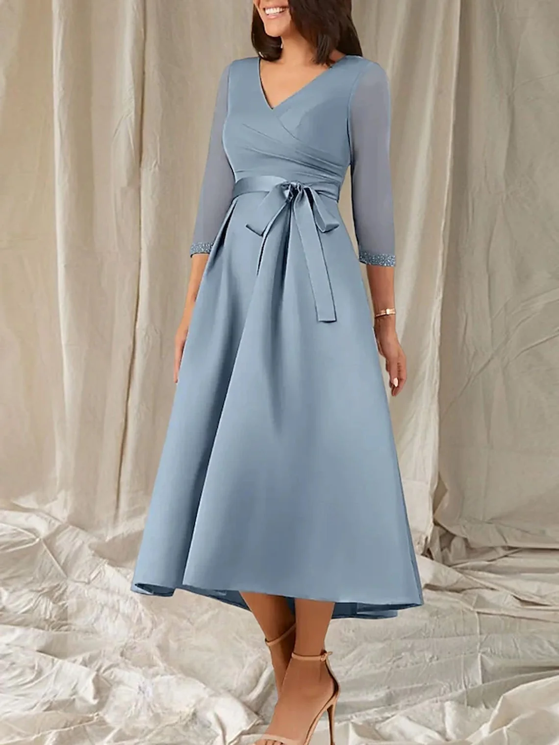 فستان زفاف أنيق من الساتان على شكل حرف a على شكل حرف V طول الشاي 3/4 كم وشاح وشريط فستان أم العروس 2025 مخصص مجاني