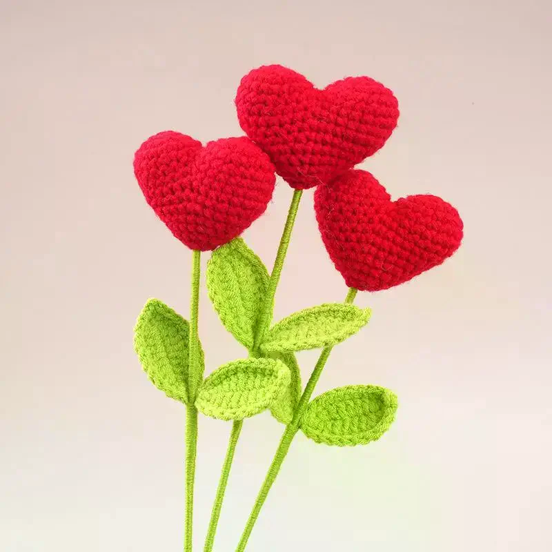 1 pièce - Bouquet de fleurs en crochet fait main en forme de cœur avec tiges vertes - Cadeau romantique pour la Saint-Valentin - Composition florale artisanale