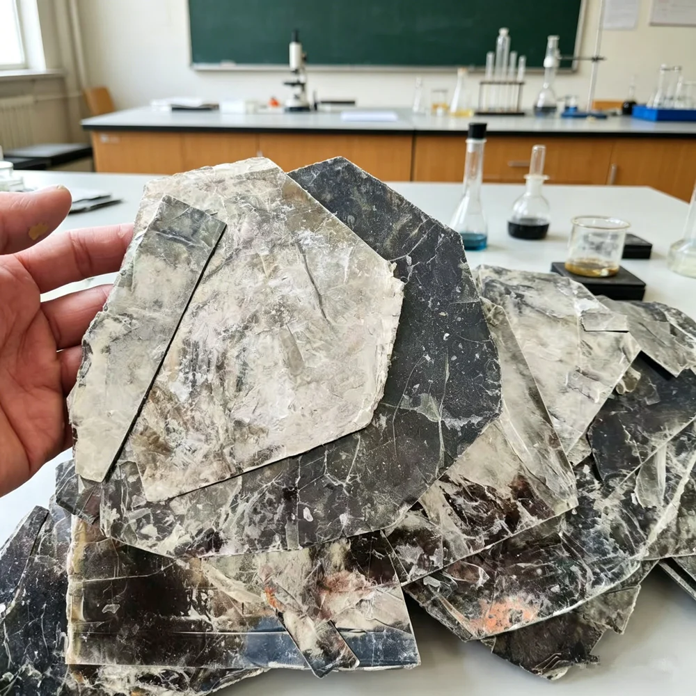 Natural Muscovite Glimmer Flake Mineral Specimen Experimental Mica Sheet Specimens Glass Luster Collection Decorative Stone