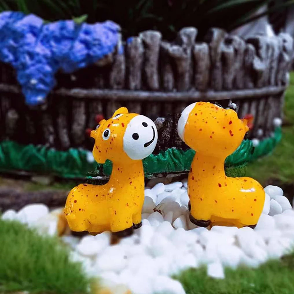 

20 Pcs Statue Mini Figure Yellow Resin Cartoon Animal Decor Tabletop Garden Supply Decorative Mini Figure Jungle Craft