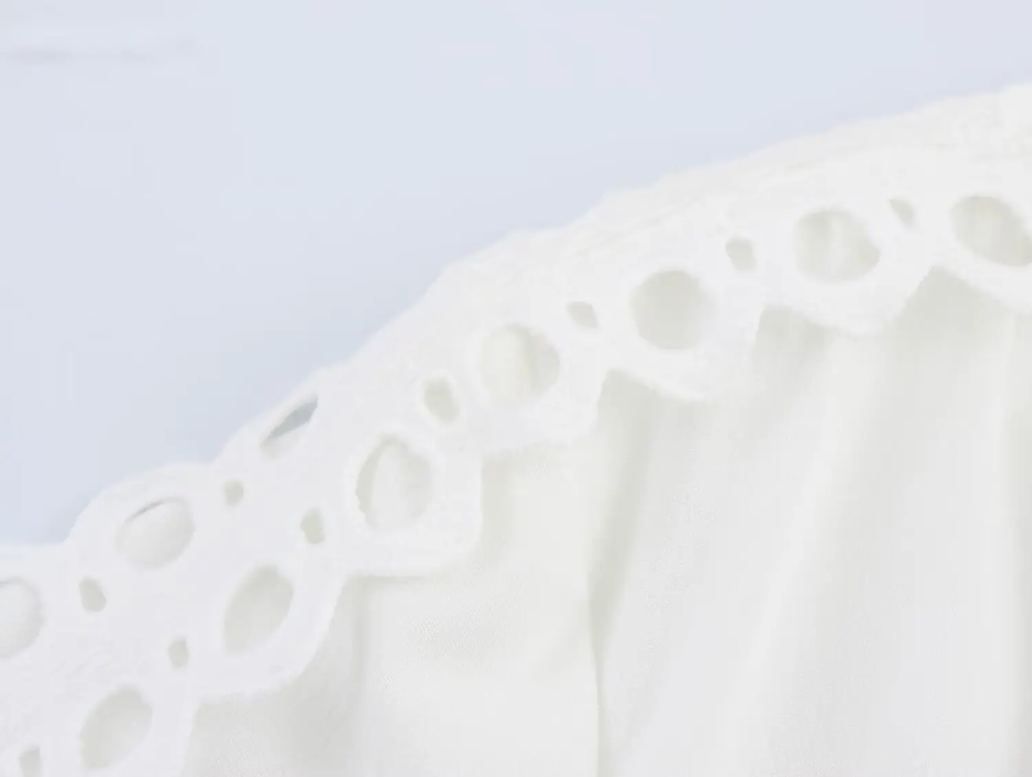 2025 الصيف قصيرة الأكمام المرأة فستان أبيض الخامس الرقبة المرقعة الدانتيل مرونة الخصر ألف خط فساتين بوهو فستان شاطئ قصير غير رسمي