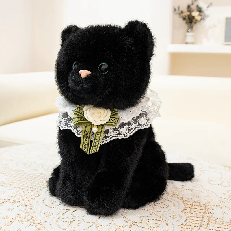 

Нежная милая имитация черного котенка, плюшевые игрушки, пушистая поза для сидения, лента, бант, кукла-кошка, милые настольные домашние животные, красивый подарок для девочек