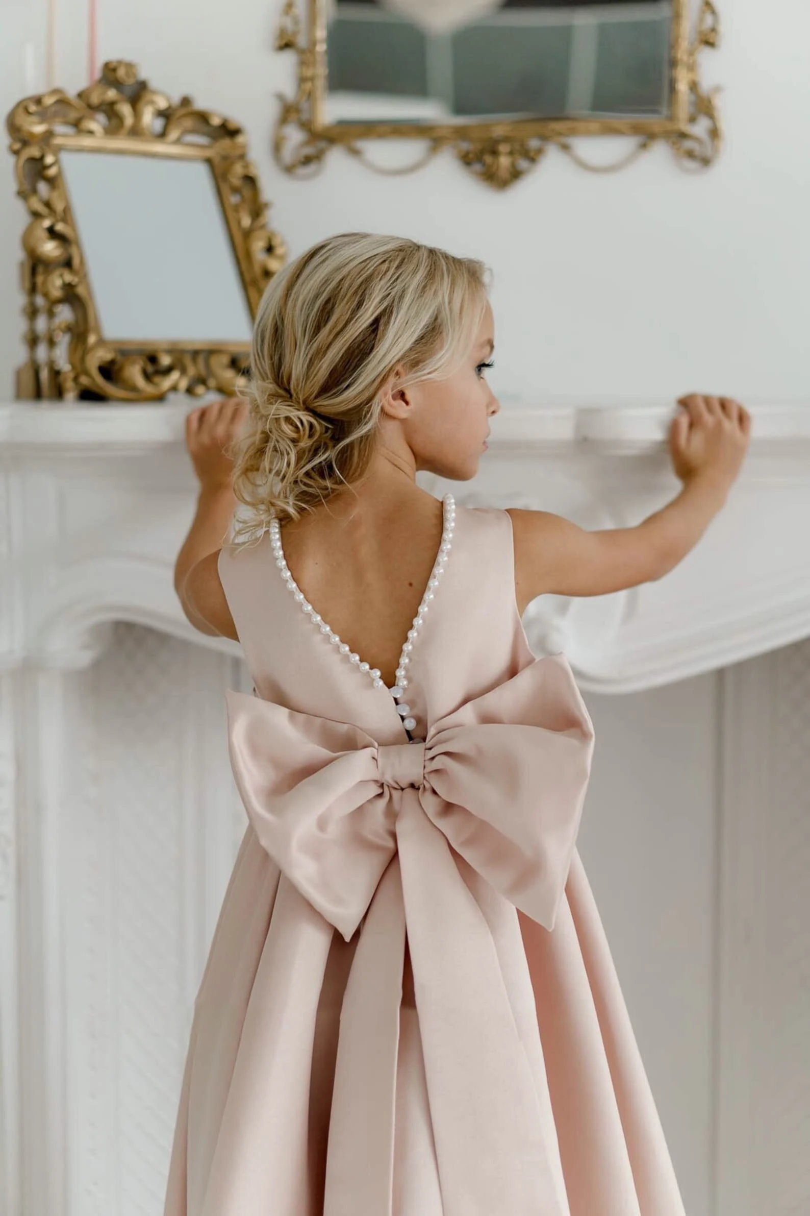 สาวยาวซาตินวัยรุ่นชุดแต่งงาน First Communion อย่างเป็นทางการชุดประกวดดอกไม้สาวชุดวันเกิด/ที่กําหนดเอง