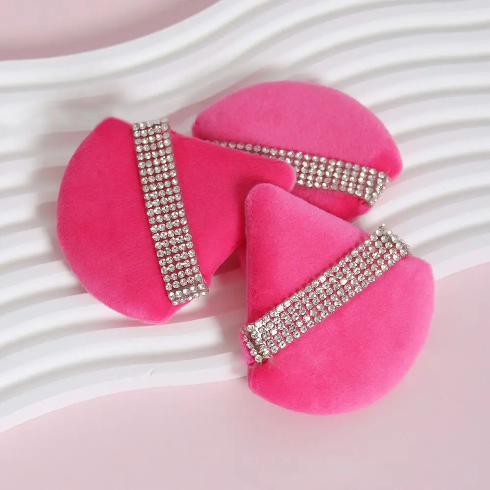 Gąbeczka do pudru w kształcie trójkąta z diamentowym wzorem, miękka i gładka, aksamitna gąbka do makijażu twarzy, narzędzie do makijażu.