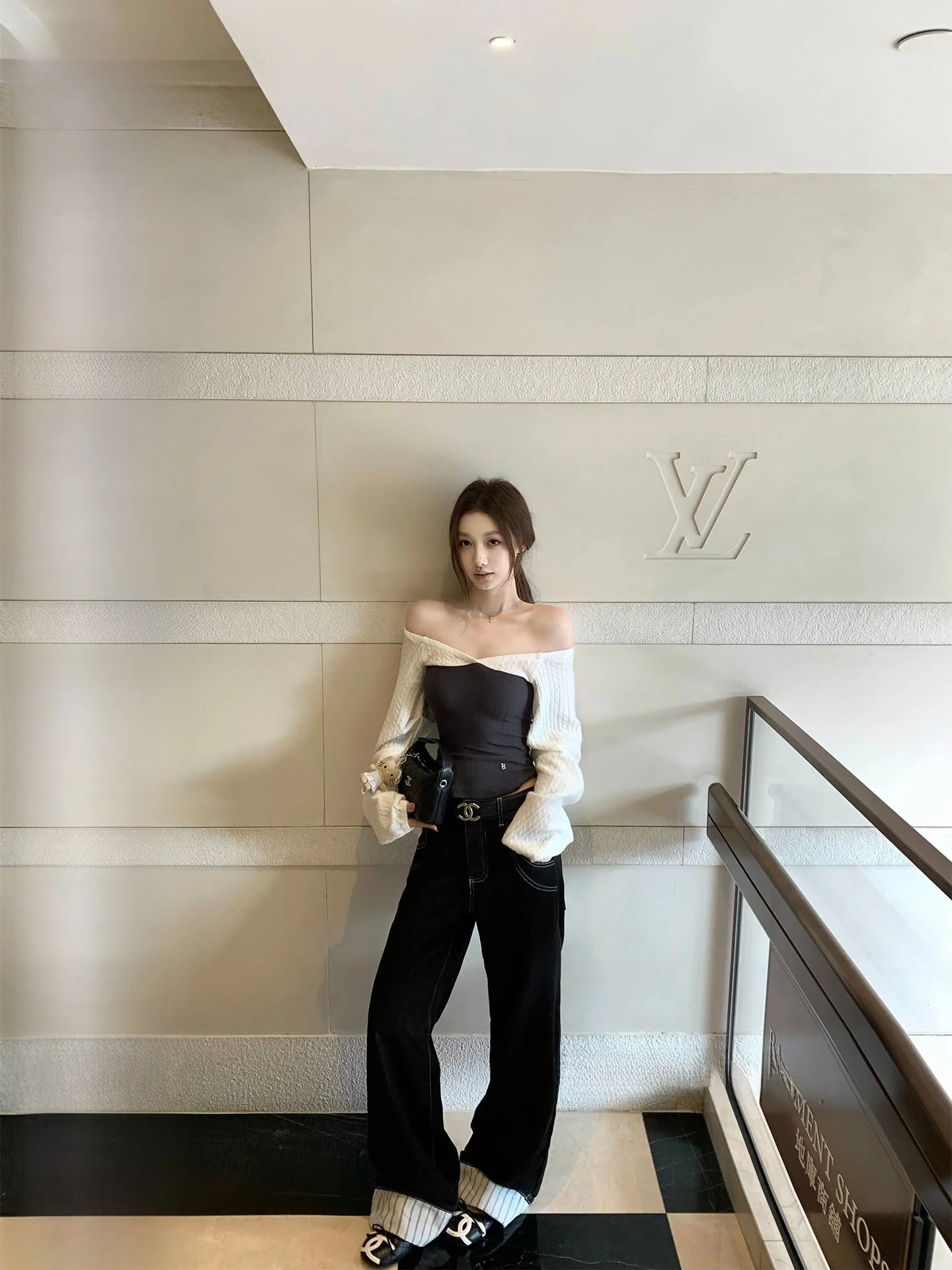 

a Chestnut Color Blo Striped Jeans l Waist Straight Leg Cotton Denim Contrast Color Reconstructed Leg ape