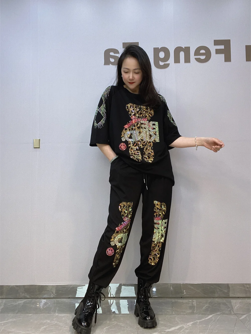 Two Pieces Knitting Set Women Strechy Pattern Sequins Suit  Sweatshirts And Knitting Pants Cotton Hot Diamond Short Sleeve Set